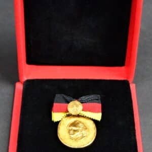Medaille Verdienter Lehrer des Volkes letzte Ausführung im Etui