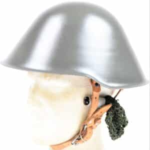 Stahlhelm letzte Form Glockengröße II mit Tarnnetz